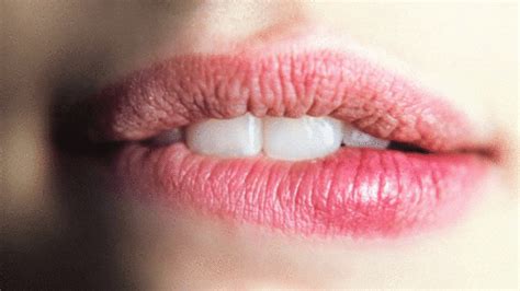 pink lips find and share on giphy