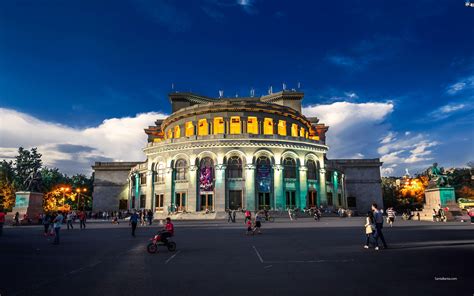 Yerevan Opera Theater Armenia Architektur