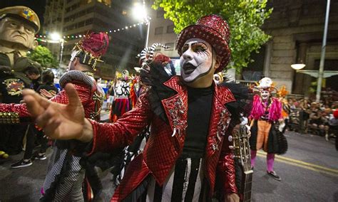 despues de  dias volvio el carnaval uruguayo sin apoyo oficial anred