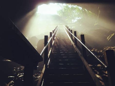 This Underground Swinging Bridge In Kentucky Is The World S Longest