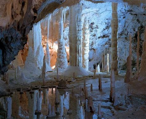 incredible caves   world wanderwisdom