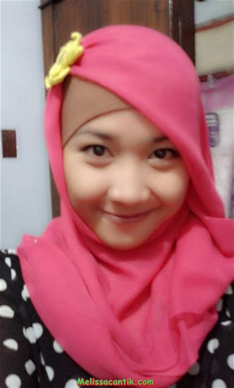 Cute Indonesian Hijab Nurse Girl New Pictures