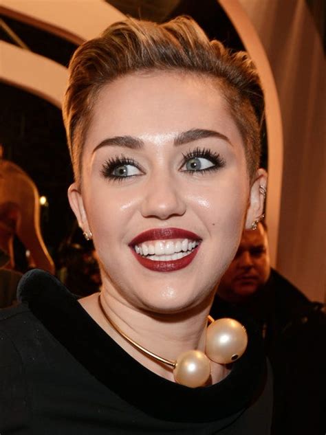 miley cyrus bleaches her eyebrows