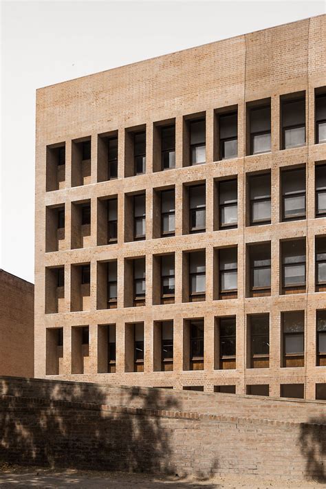 Louis Kahn’s Indian Institute Of Management In Ahmedabad