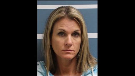 mom arrested after allegedly having sex with her teen