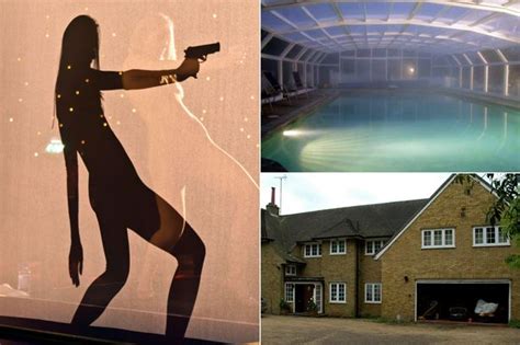 swinger drowns in pool at 007 themed sex party mirror online