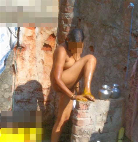 indian bathing nude porn pictures