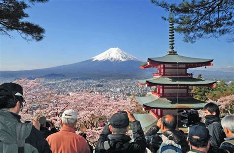 problem  japan doubling  tourism target hotels
