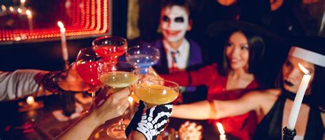 10 Tricks And Treats To Throw A Freakishly Fun Halloween Party In