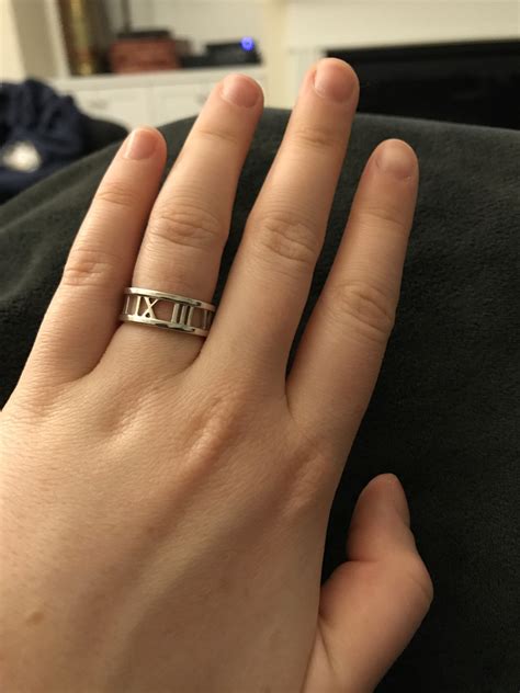 wear  wedding band  engagement ring