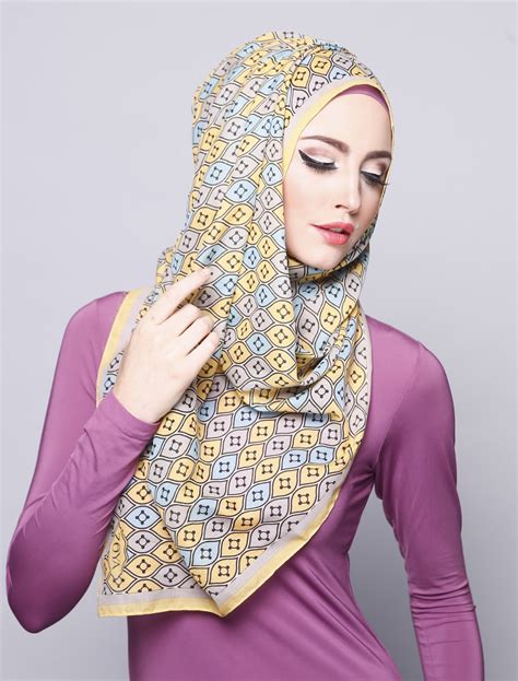 gambar lengkap tutorial hijab zoya  wisuda bisa didownload