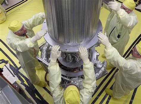 nasa kilopower nuclear reactor  fuel future moon  mars missions