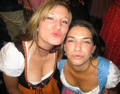 girls of oktoberfest 2011 75 pics