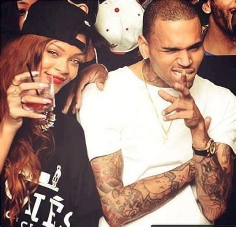 Rihanna E Chris Brown Postam Foto Juntos Na Rede Ofuxico