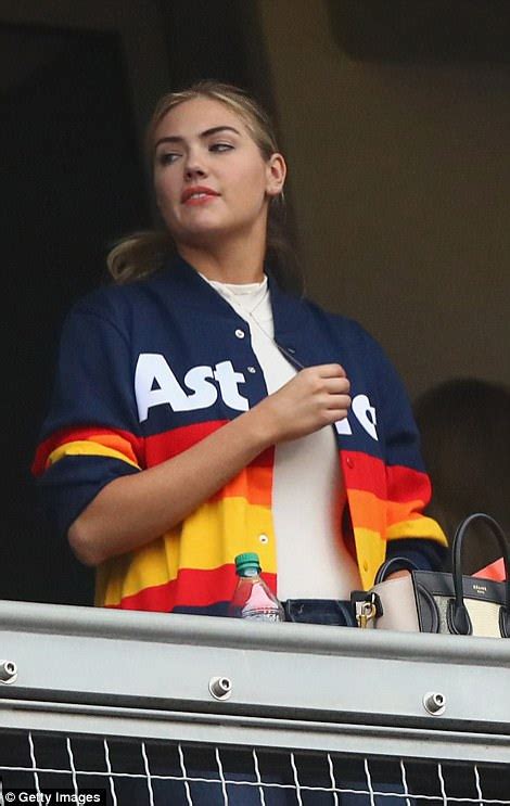 kate upton cheers  astros pitcher justin verlander daily mail