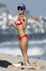 Hayden Panettiere In Red Hello Kitty Bikini On Beach In