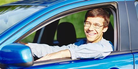 a driving instructor gives tips on choosing the best car