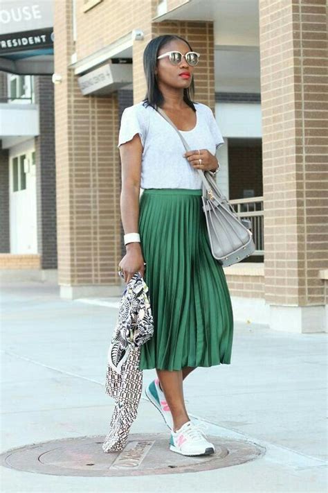 pin  heidi samuelsen  tendencia street style chic fashion skirt