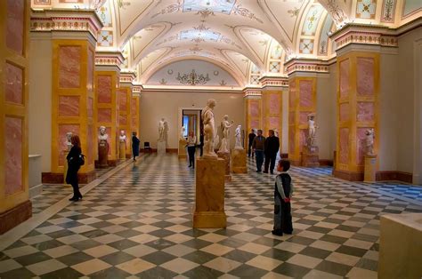 los museos más grandes del mundo tourse viajes público es