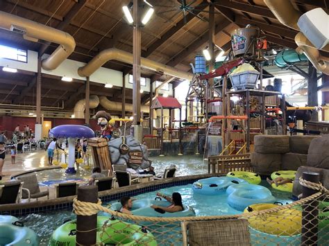 wilderness wisconsin dells indoor waterpark  happily  natural