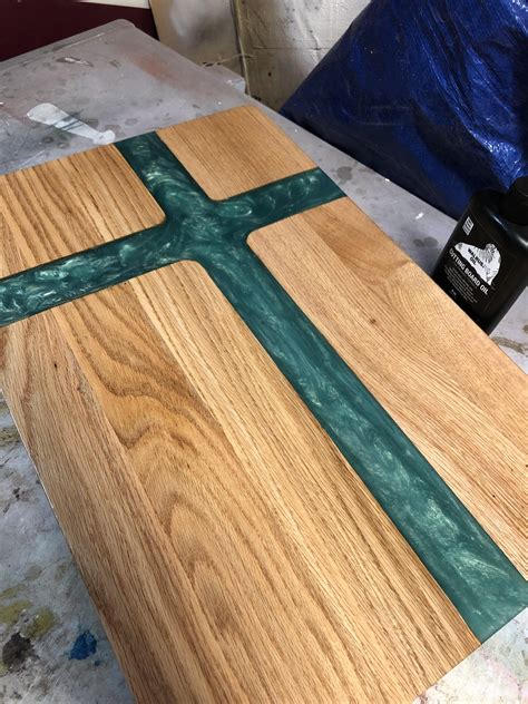 resin wood cutting board simple  beautiful finish