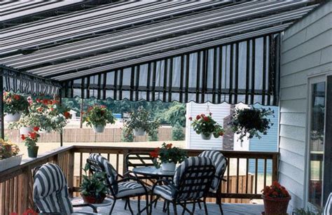 types  deck awnings    cool  summer