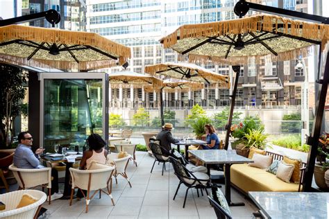 outdoor dining  chicago top patios  rooftops choose chicago