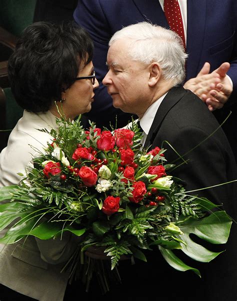 poland approves controversial judges to constitutional court
