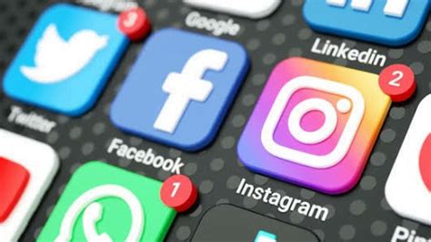 media sosial   digunakan  indonesia uici