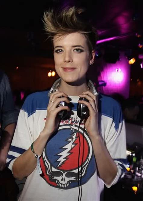 Destroy My Sweater Short Hair And Agyness Deyn