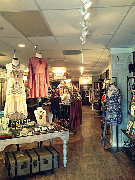 clothing boutique decor ideas   small business ideas  specially