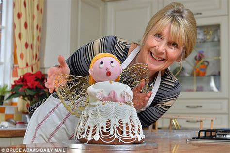 A Spectacular Christmas Cake From Nancy Birtwhistle The Gadget Granny