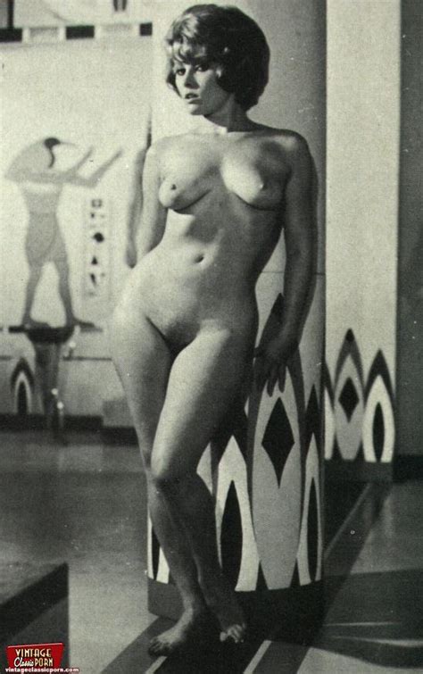 Beautiful Vintage Ladies Showing Their Sexy Naked Bodies