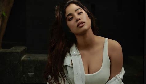 14 Janhvi Kapoor Hot New Photoshoot Pics In All Black 🖤🥵 Just For