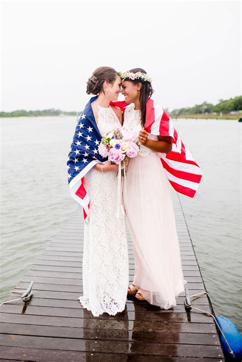 Alyssa And Megan S Coastal Celebration 2 Brides 2 Be Lesbian Wedding