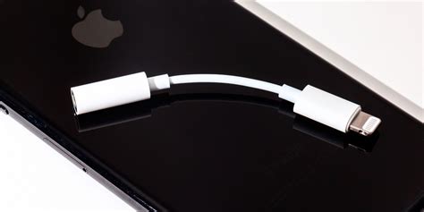 apple iphone  headphone dongle review business insider