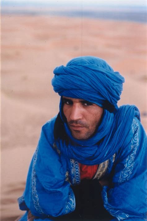 taureg in sahara desert morocco tuareg people desert places people of the world