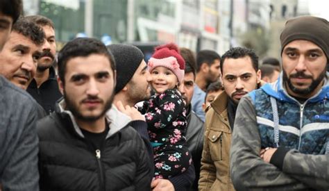 114 لاجئ سوري في إسطنبول قرروا العودة إلى سوريا هذا ما فعلته الحكومة