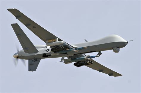 global literie balcon raptor drone penitence chimiste le vent est fort