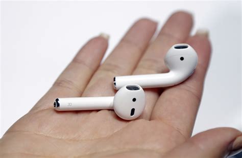 apple  sell  wireless earbuds
