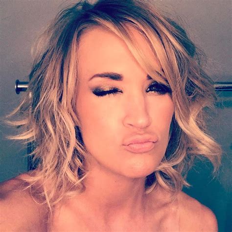 Hot Carrie Underwood Selfie Love Her Hair Celeblr