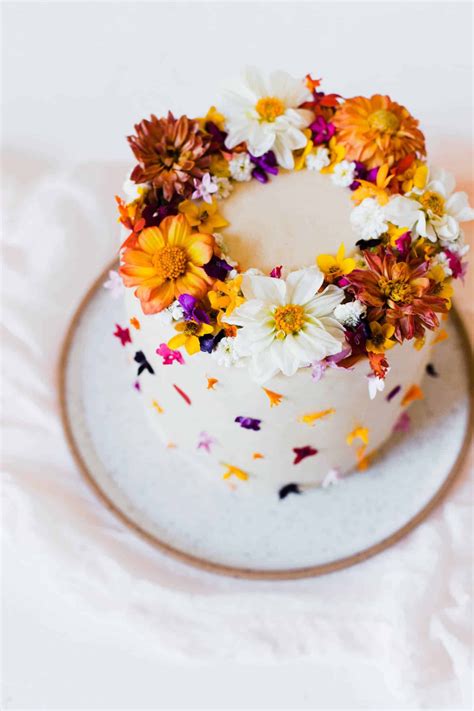tips   edible flowers  cake recipe edible flowers cake
