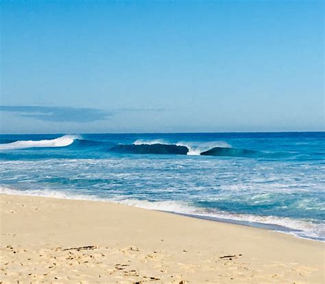 scarborough beach surf photo by digby 9 04 am 23 aug 2018