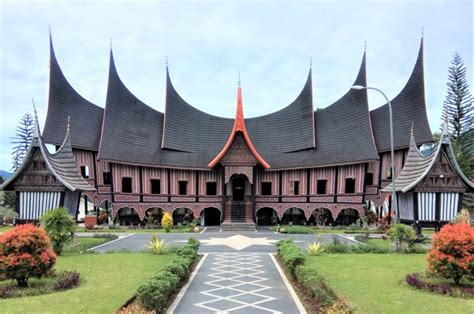 rumah adat minangkabau [100 lengkap] gambar dan penjelasan
