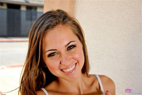 Riley Reid Wallpapers Images Photos Pictures Backgrounds