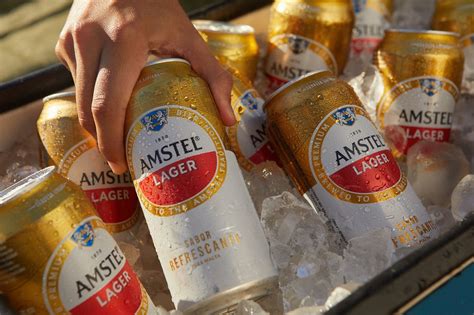 amstel lager  nuevo jugador en la gondola de las cervezas masivas