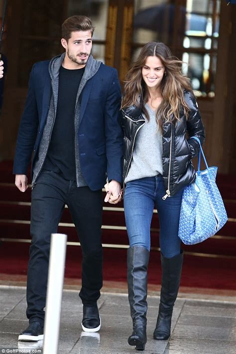 who is izabel goulart dating is she single know about