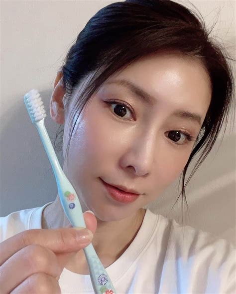 水谷雅子さんのインスタグラム写真 水谷雅子instagram 「可愛い歯ブラシ友達から頂きました。 月一のペースで歯ブラシは変えてます