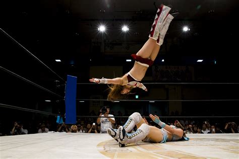 woman fights   dream  world  japanese pro wrestling  japan times