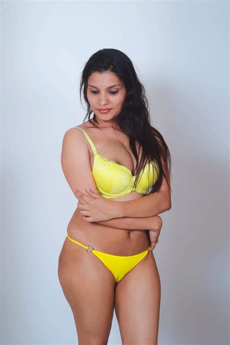 Reshmi R Nair Mallu Cumslut Whore Posing Nude 34 Pics Free Hot Nude